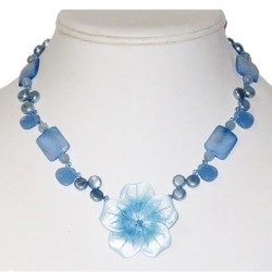 Blue Beaded Necklace with Mother-of-Pearl Flower Pendant